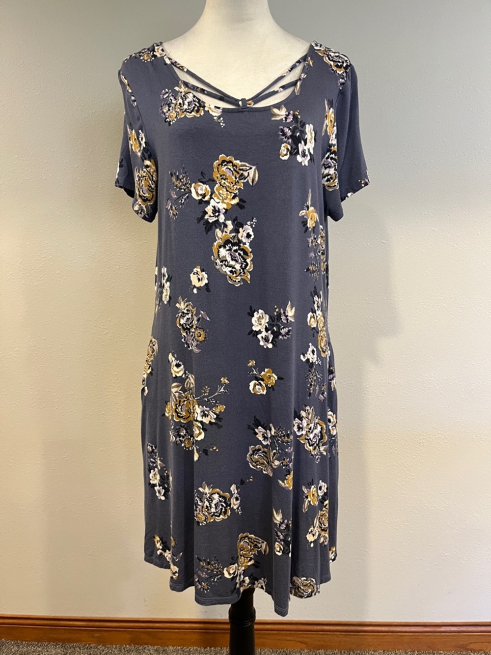 Maurices Floral Crisscross Neck Navy Swing‎ Dress size large